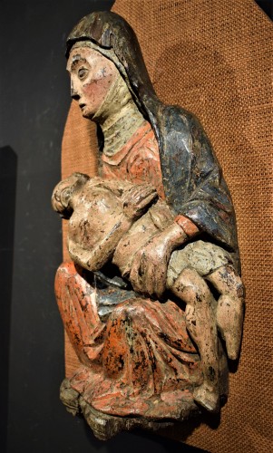 Moyen Âge - "Pietà" Sculpture en bois polychromé - bas moyen age, début du XVe siècle